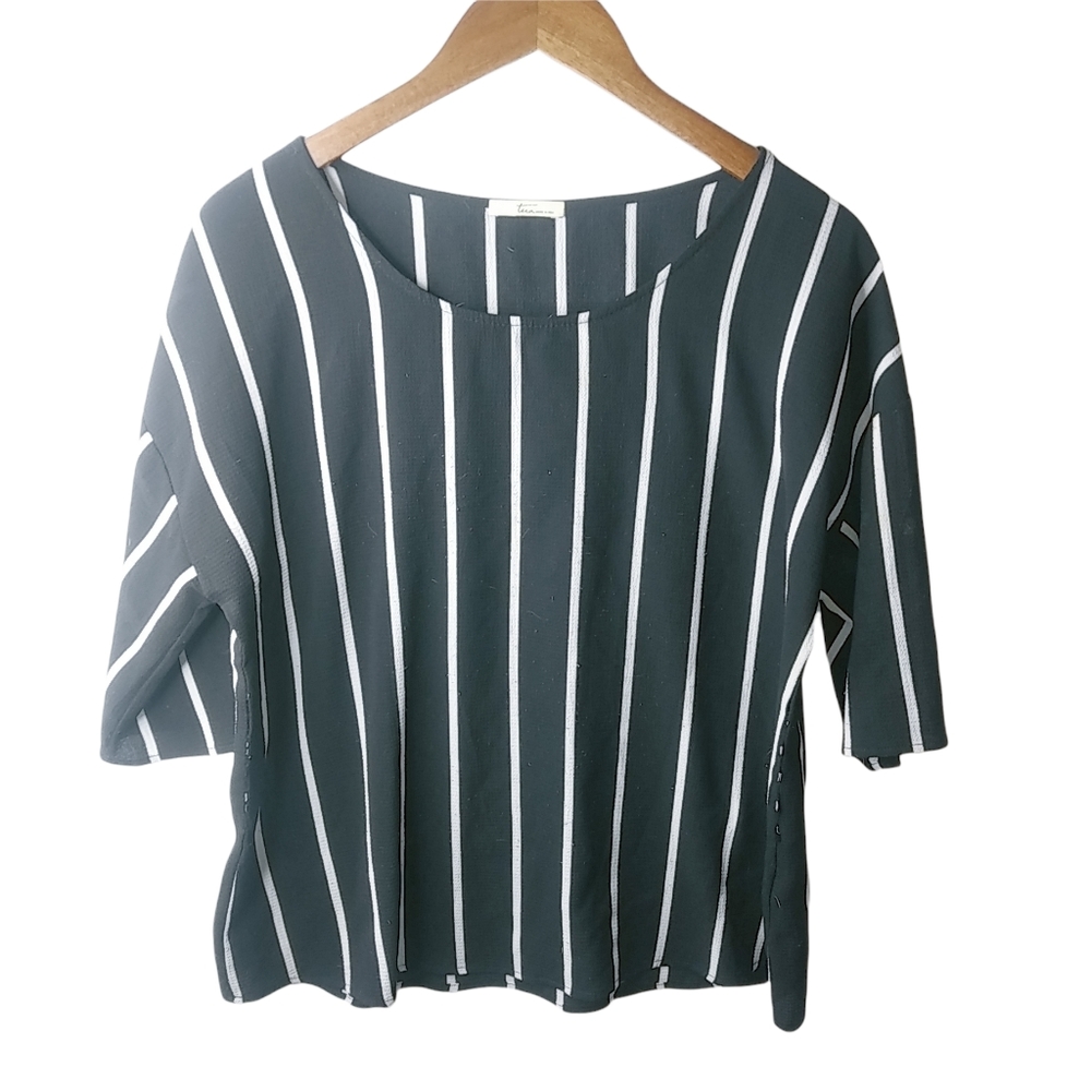 Tua M Black White Bold Vertical Striped Top